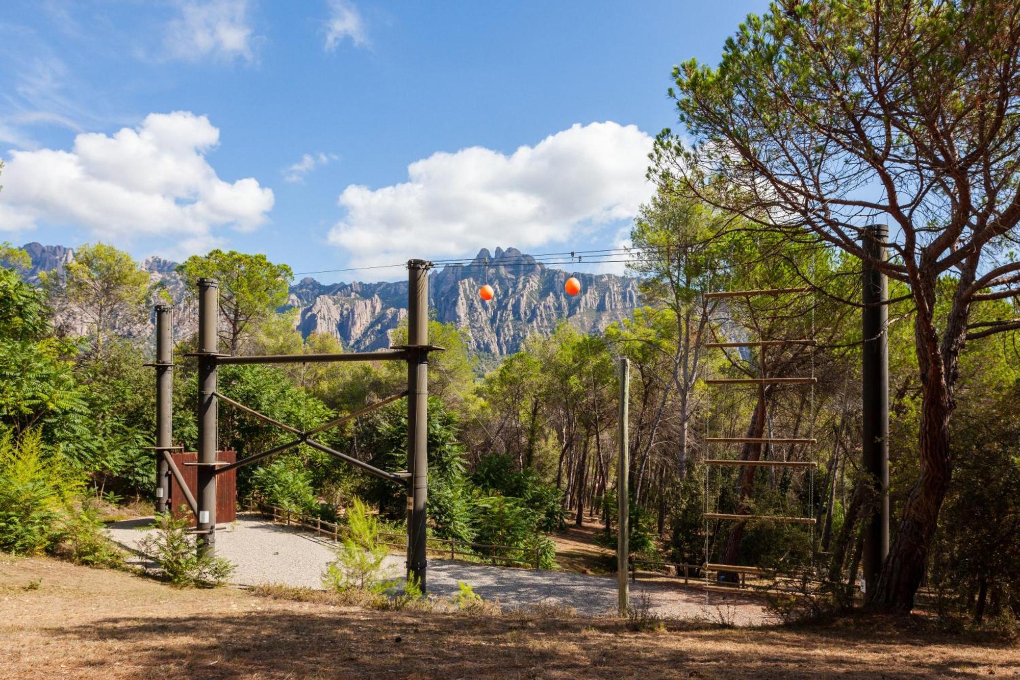 Checkin Montserrat Collbato Luaran gambar