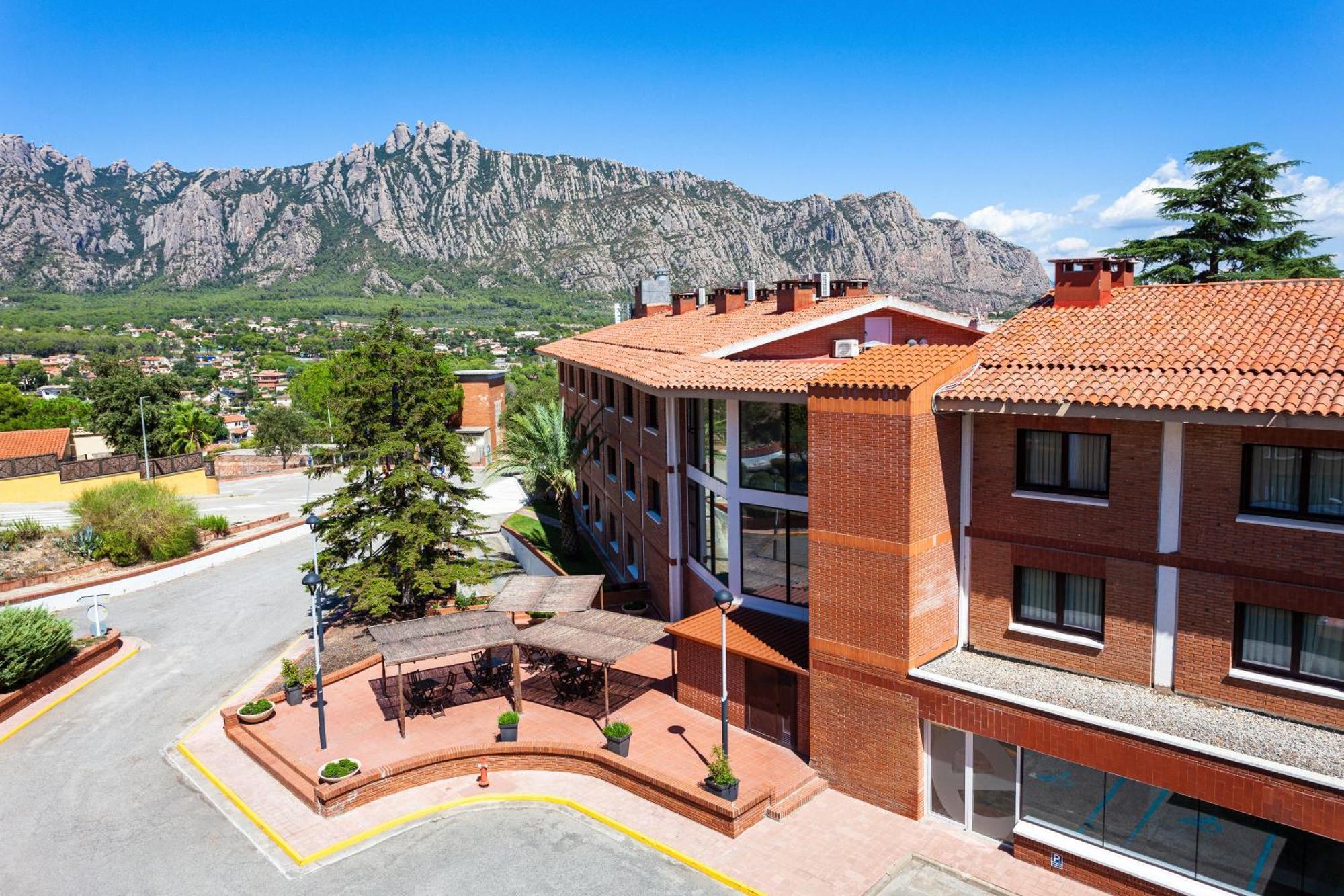 Checkin Montserrat Collbato Luaran gambar